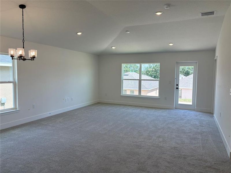 Spacious, unfurnished interior of a new home in Arbor Park, Leesburg (Image 7).