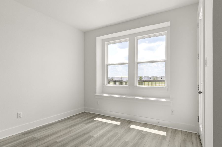 Spacious, unfurnished interior of a new home in Avery Centre, Round Rock (Image 17).