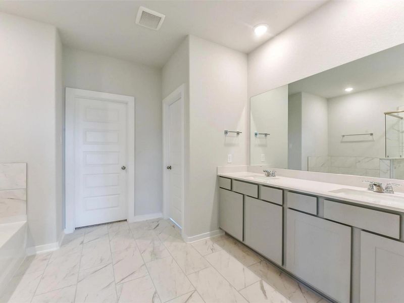 Furnished interior view inside a new home in Sierra Vista, Rosharon (Image 11). Furnished interior view inside a new home in Sierra Vista, Rosharon (Image 11).