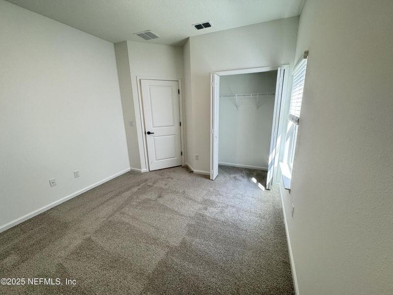 Spacious, unfurnished interior of a new home in , Green Cove Springs (Image 30).