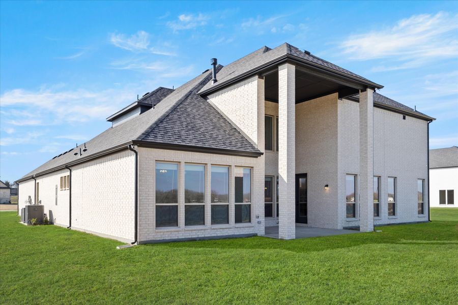 Representative exterior details of a home built from the Davenport by Windsor Homes in Winding Creek, Rockwall (Image 4).