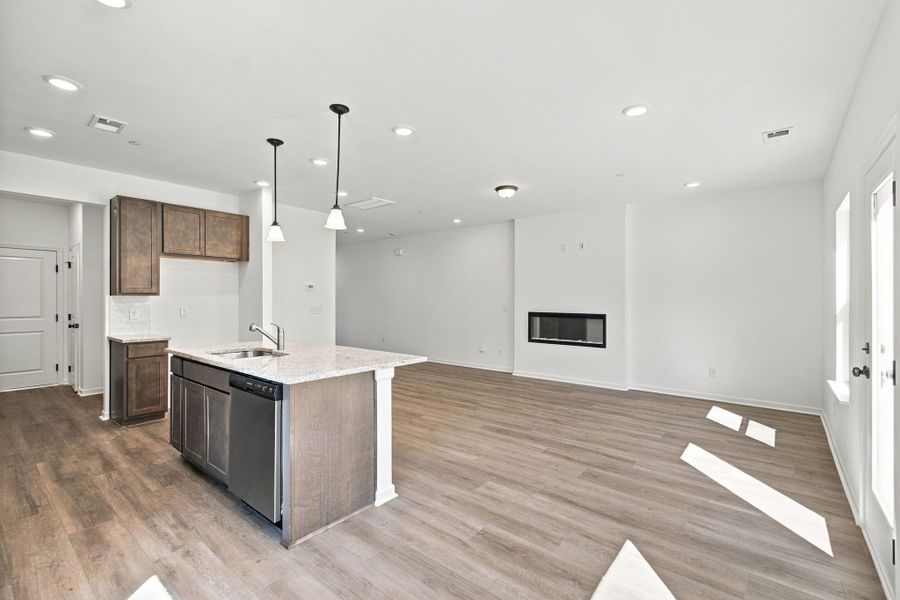 Spacious, unfurnished interior of a new home in Laurelwood Park, Gallatin (Image 14).