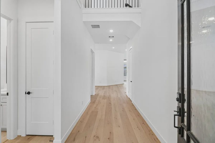 Spacious, unfurnished interior of a new home in Parkside on the River, Georgetown (Image 22).