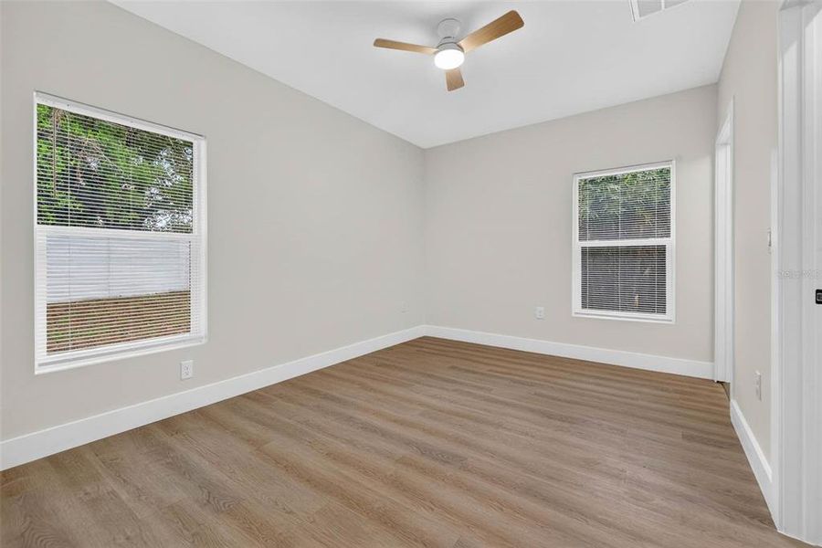 Spacious, unfurnished interior of a new home in , Tampa (Image 18).