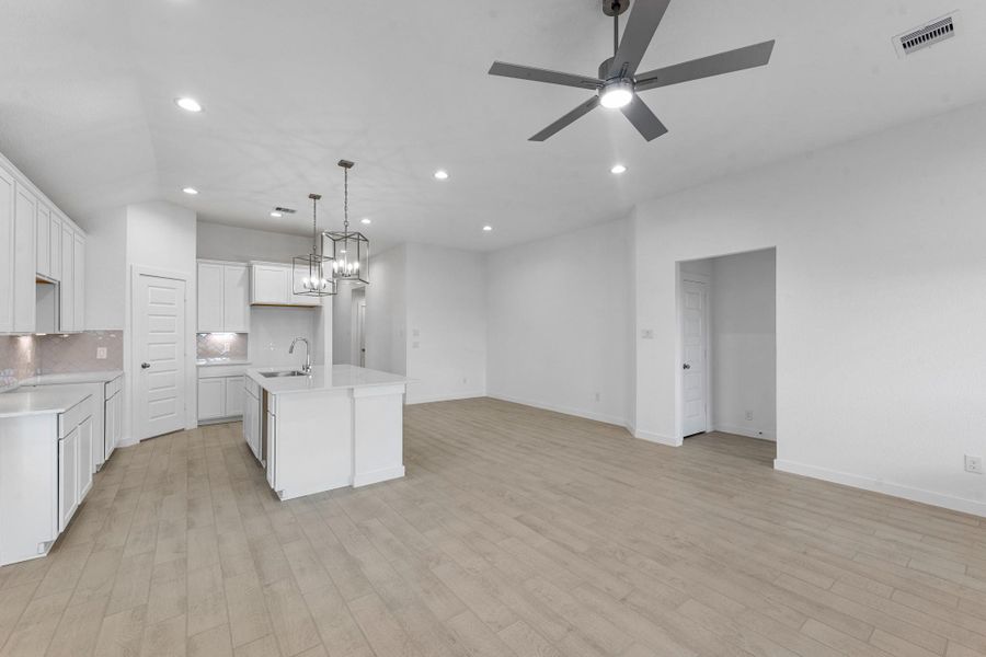 Spacious, unfurnished interior of a new home in Beacon Hill, Waller (Image 18).