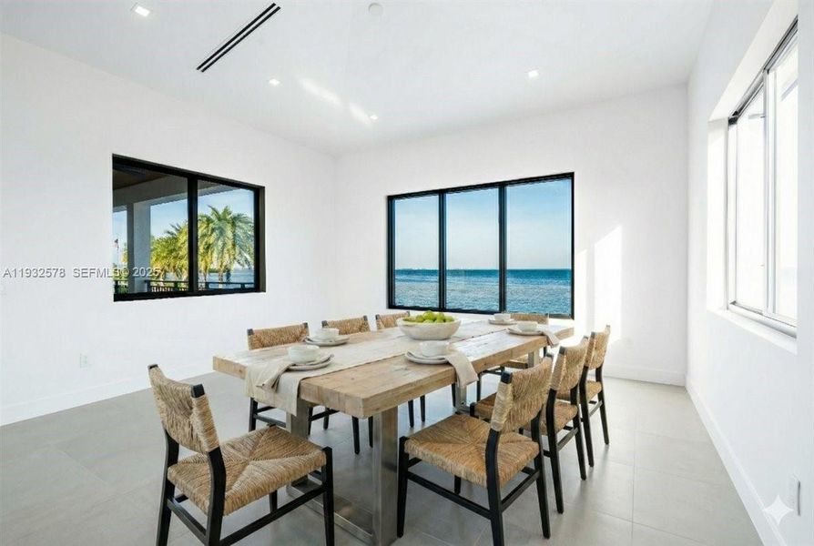 Furnished interior view inside a new home in , Marathon (Image 14).