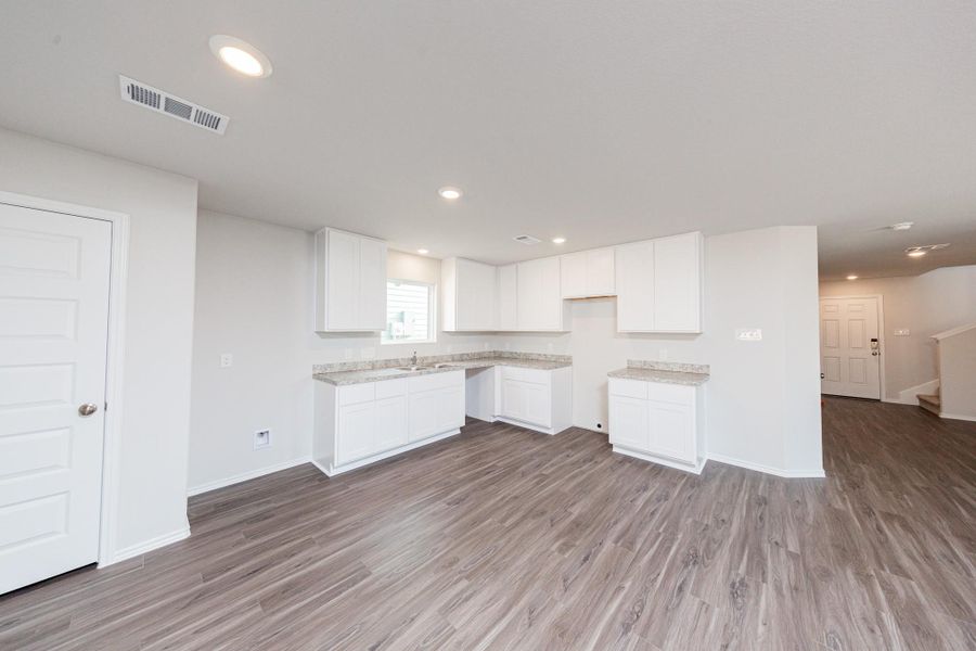 Spacious, unfurnished interior of a new home in Townsend Reserve, Splendora (Image 15).