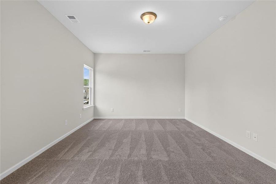 Spacious, unfurnished interior of a new home in North Haven, Rome (Image 27).