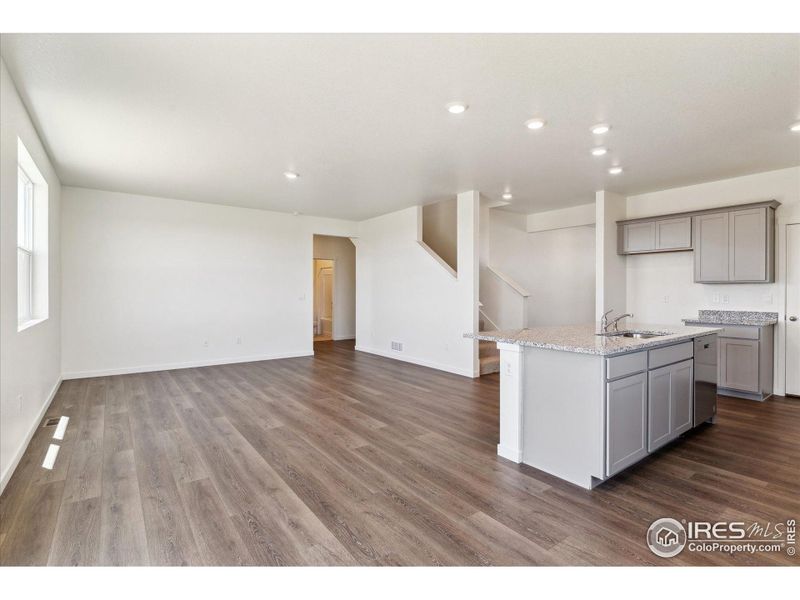 Spacious, unfurnished interior of a new home in Silver Peaks, Lochbuie (Image 24).