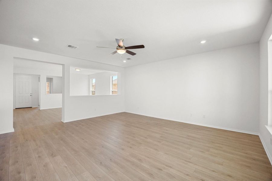 Spacious, unfurnished interior of a new home in Salerno - Classic Collection, Round Rock (Image 27).