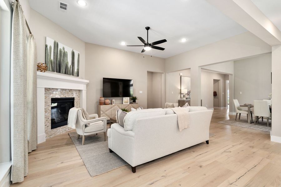 Plan 1685 Living Room Representative Photo