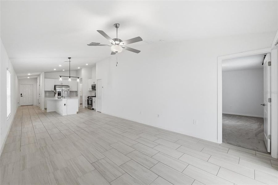 Spacious, unfurnished interior of a new home in , Zephyrhills (Image 29).