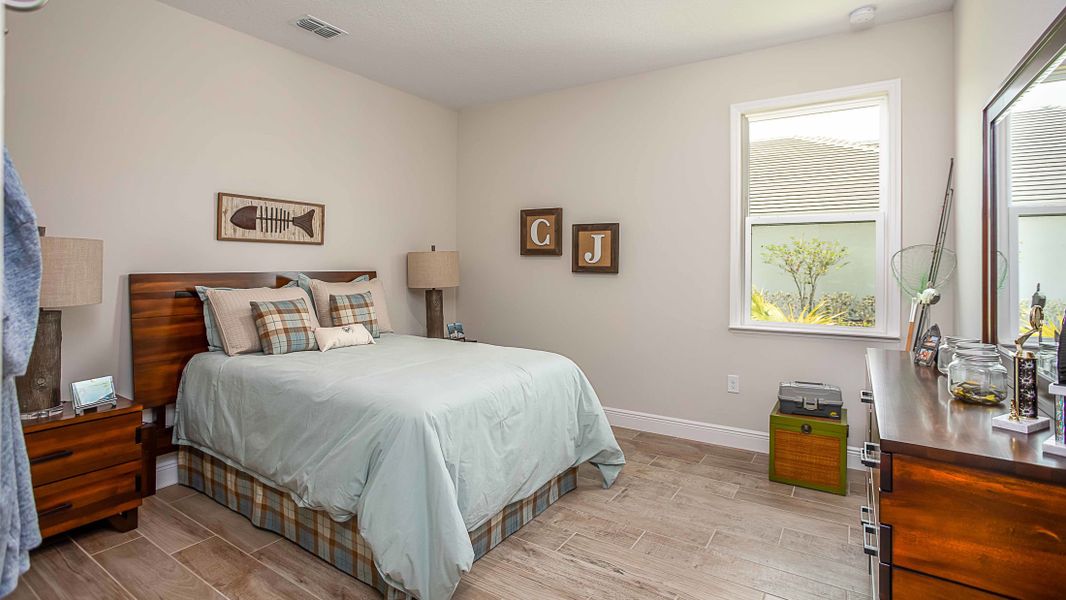 Representative furnished interior of a home built from the Sienna by Maronda Homes in Winding River, St. Marys (Image 16).