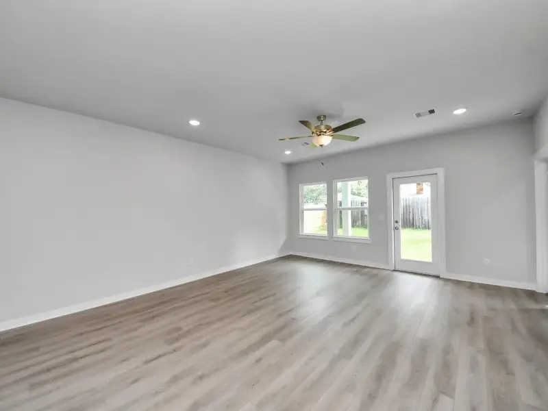 Spacious, unfurnished interior of a new home in Windmill Estates, Magnolia (Image 21).