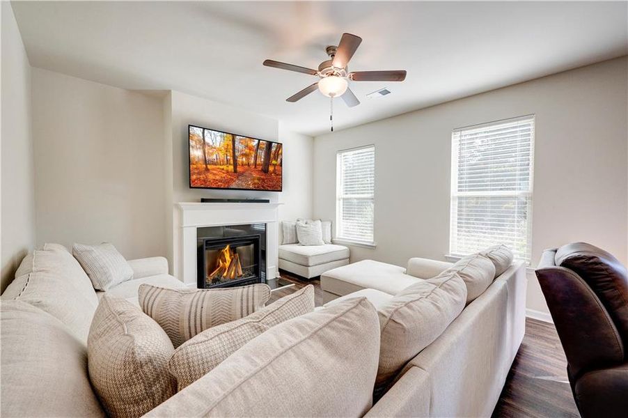 Furnished interior view inside a new home in , Calhoun (Image 18).