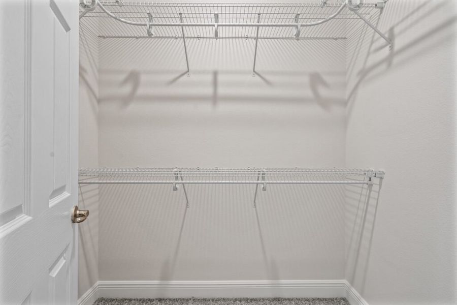 Spacious, unfurnished interior of a new home in Windswept Estates, Freeport (Image 12).