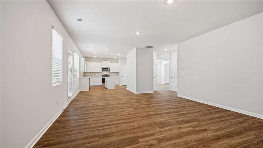 Spacious, unfurnished interior of a new home in Oakchase at Hampton, Hampton (Image 30).