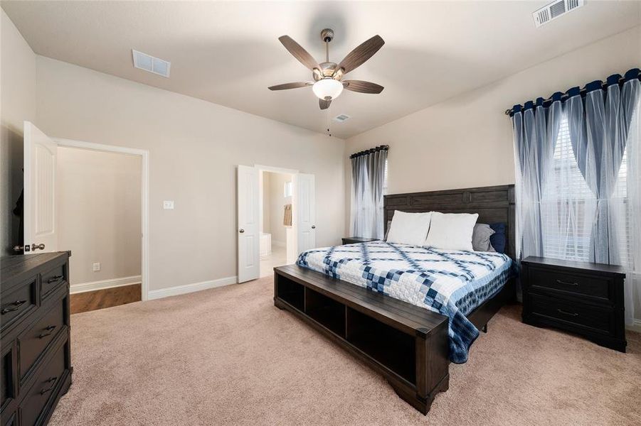 Furnished interior view inside a new home in , Waco (Image 10).