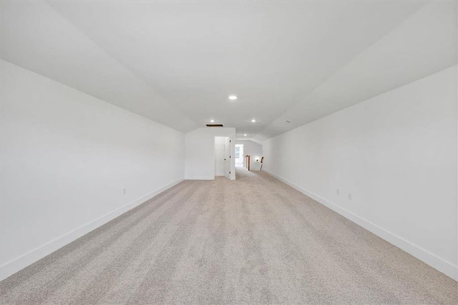 Spacious, unfurnished interior of a new home in Tuscany Hills, Douglasville (Image 37).