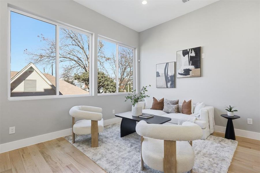Furnished interior view inside a new home in , Dallas (Image 10).