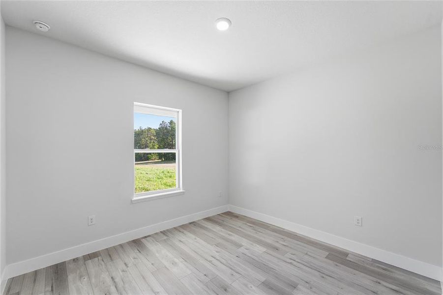Spacious, unfurnished interior of a new home in , Citrus Springs (Image 34).