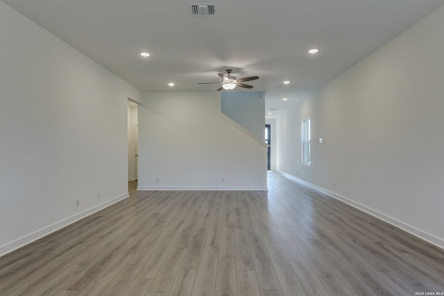Spacious, unfurnished interior of a new home in Arcadia Ridge, San Antonio (Image 26).