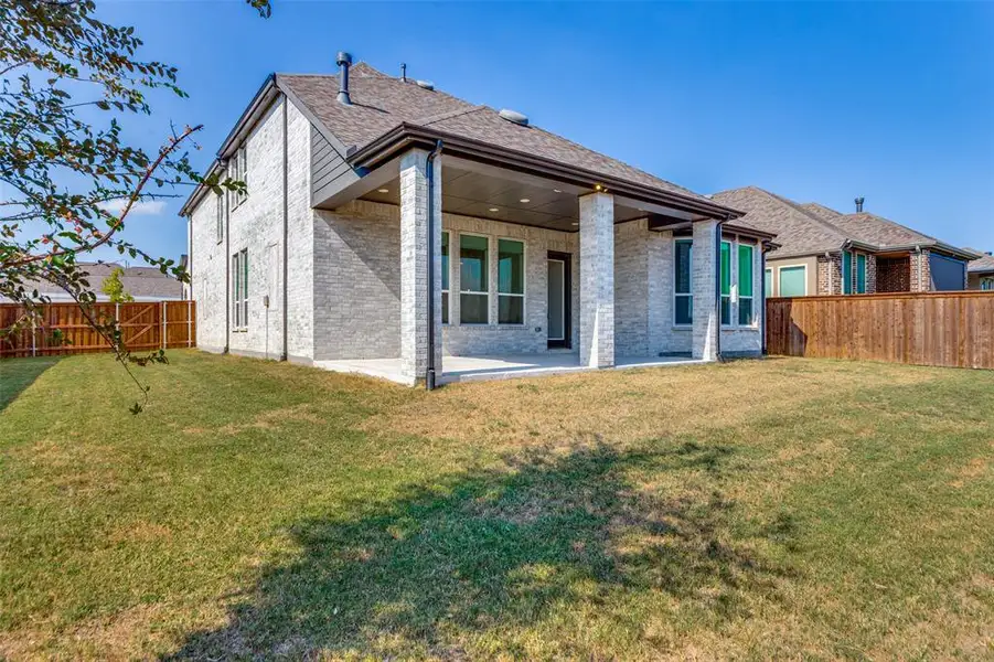 Exterior details and patio area of a home in , Mansfield (Image 2).