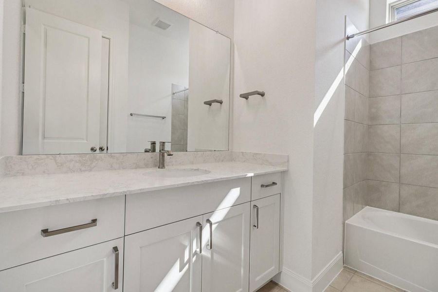 21118 Flowerhorn Bath