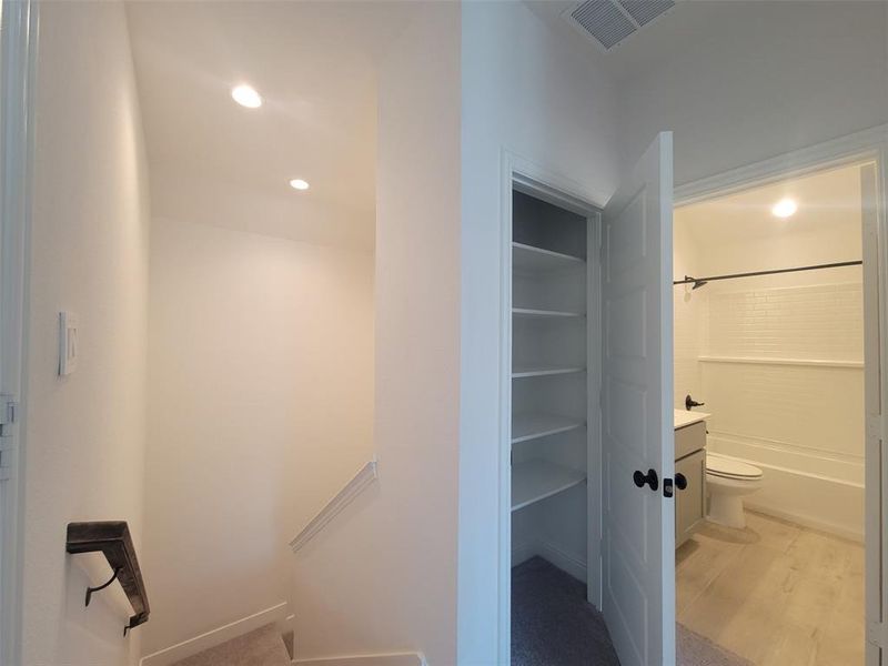 3052 uphall 3052 uphall