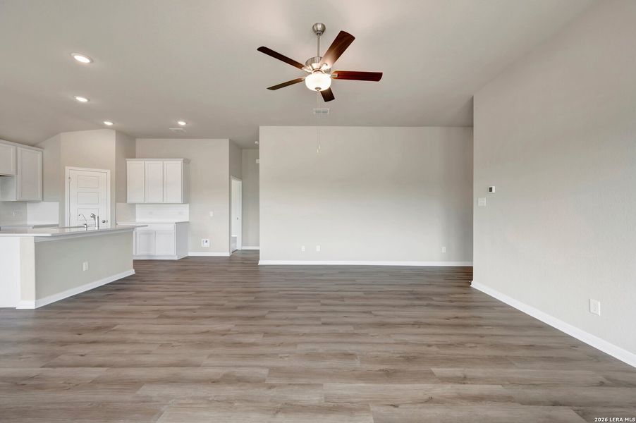 Spacious, unfurnished interior of a new home in Hickory Ridge Estates, Elmendorf (Image 30).
