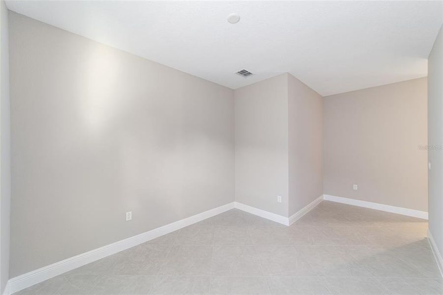 Spacious, unfurnished interior of a new home in , Ocala (Image 15).