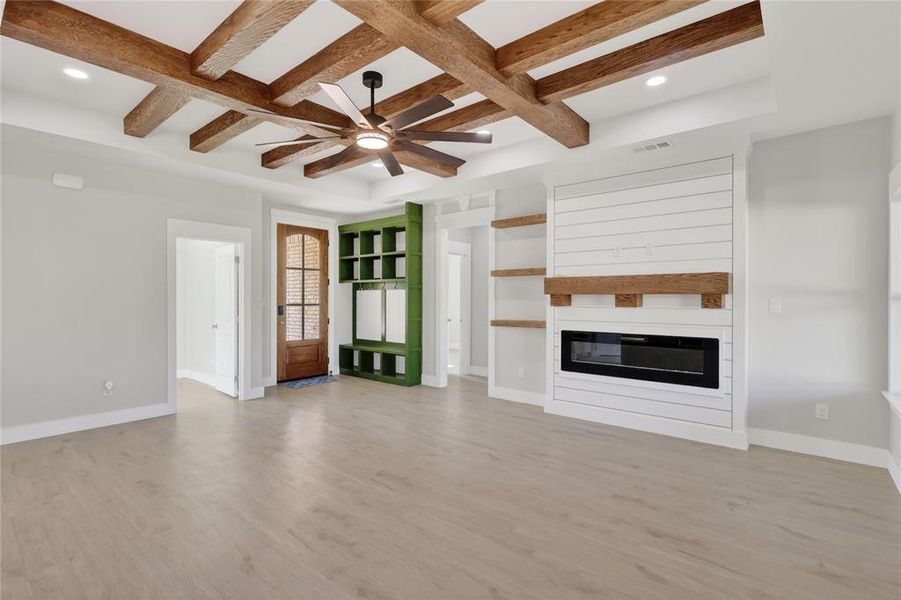 Spacious, unfurnished interior of a new home in , Gun Barrel City (Image 20). Spacious, unfurnished interior of a new home in , Gun Barrel City (Image 20).
