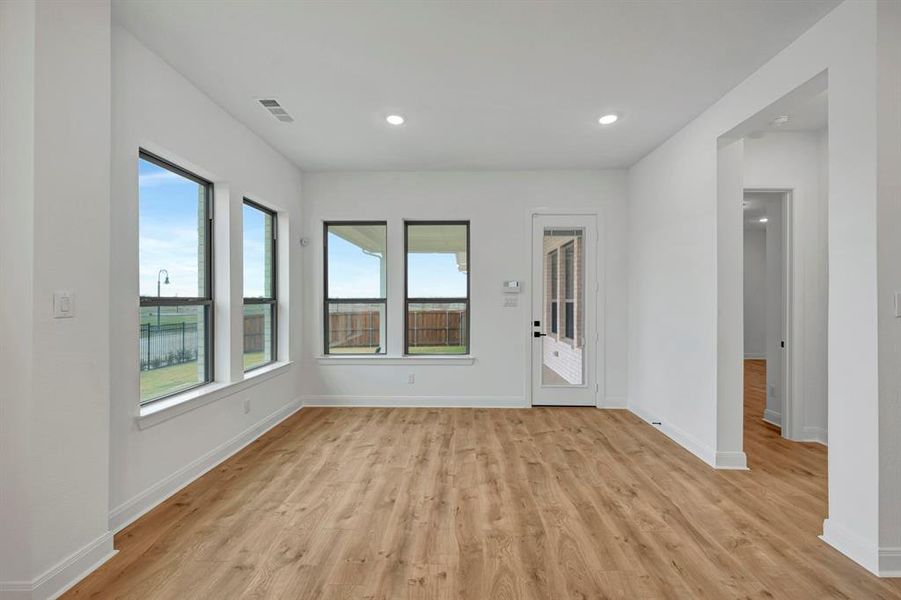 Spacious, unfurnished interior of a new home in Talia – Garden Series, Mesquite (Image 34).
