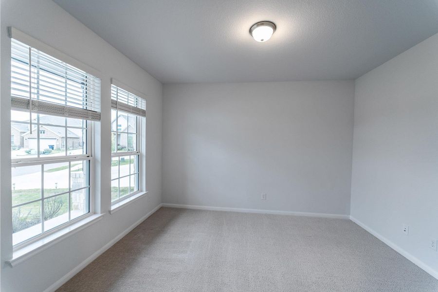 Spacious, unfurnished interior of a new home in Santa Rita Ranch, Liberty Hill (Image 12).