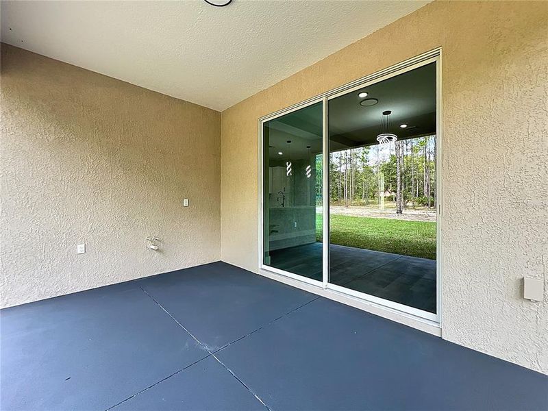 Spacious, unfurnished interior of a new home in , Citrus Springs (Image 28).