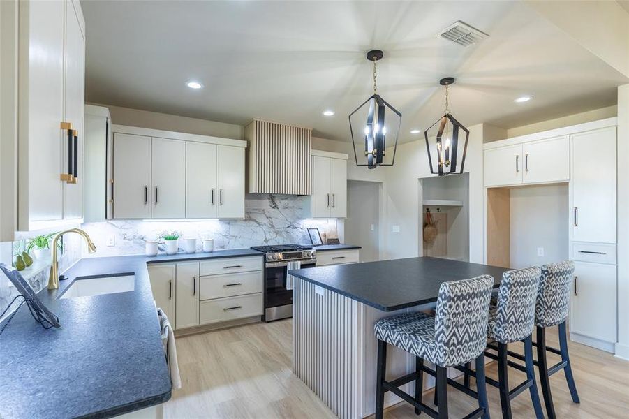 Furnished interior view inside a new home in , Abilene (Image 17).