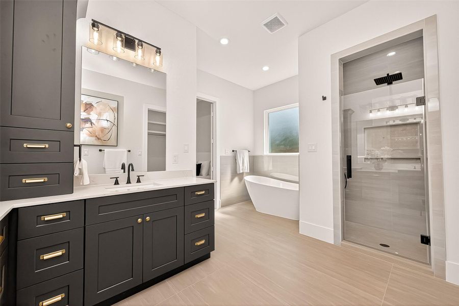 Furnished interior view inside a new home in , Tomball (Image 34). Furnished interior view inside a new home in , Tomball (Image 34).