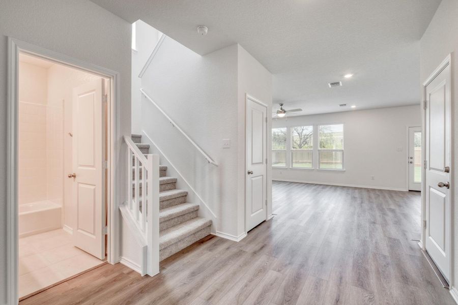 Spacious, unfurnished interior of a new home in Mustang Valley, Manor (Image 20). Spacious, unfurnished interior of a new home in Mustang Valley, Manor (Image 20).