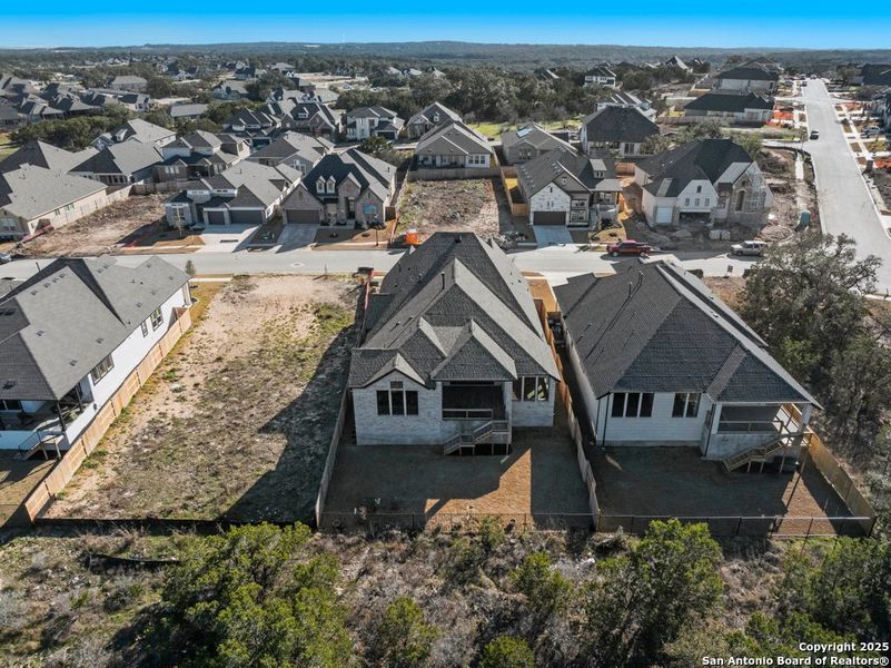 Image 33 of a home in La Cima 60'.