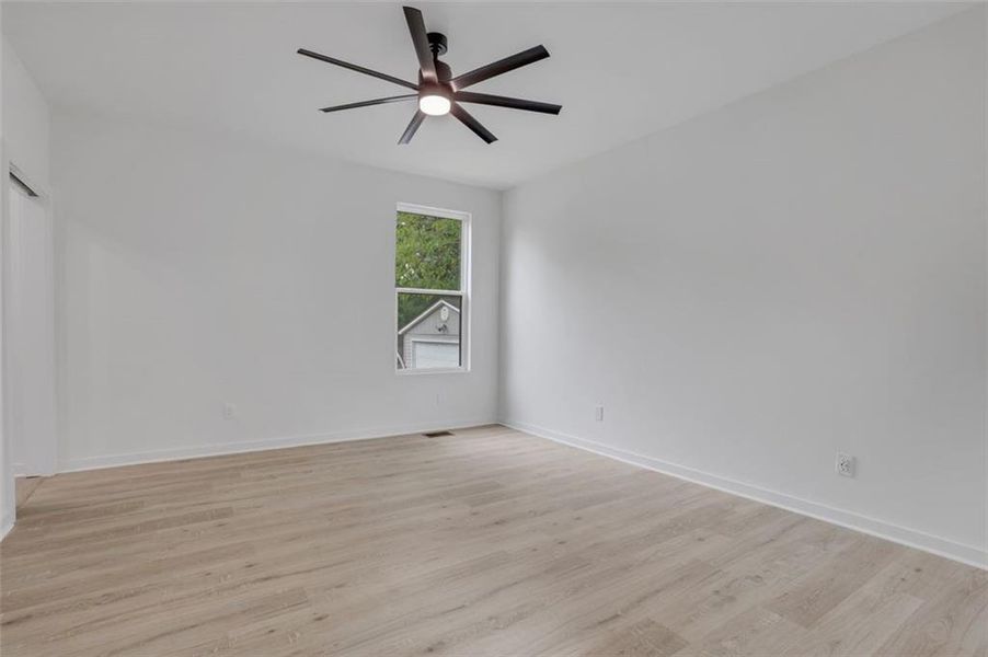 Spacious, unfurnished interior of a new home in , Atlanta (Image 28).