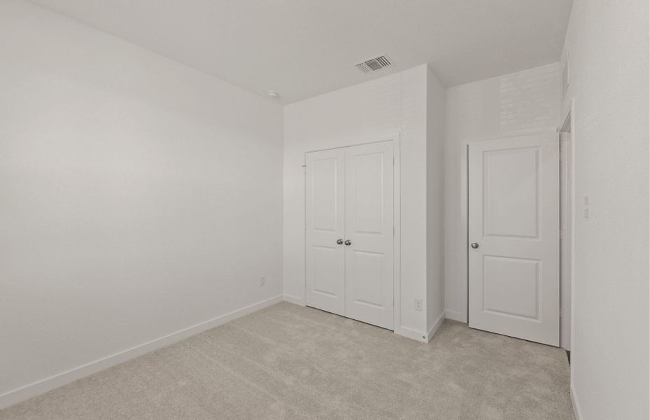 Spacious, unfurnished interior of a new home in Sonterra, Jarrell (Image 34).