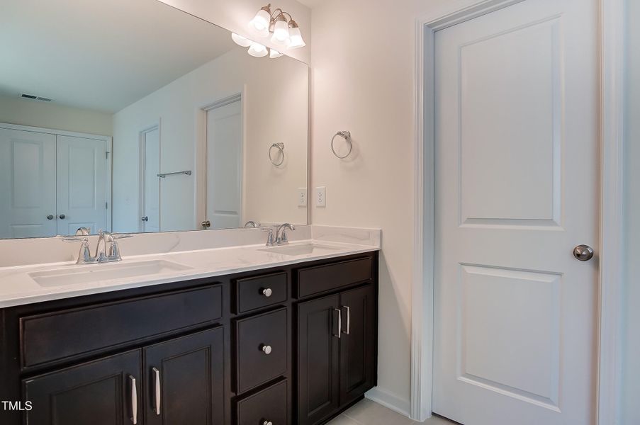 50002530-040_48440464686_o