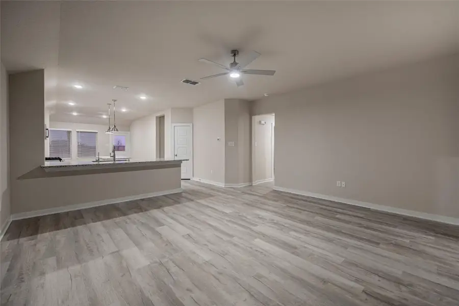 REPRESENTATIVE OF FLOOR PLAN ONLY REPRESENTATIVE OF FLOOR PLAN ONLY