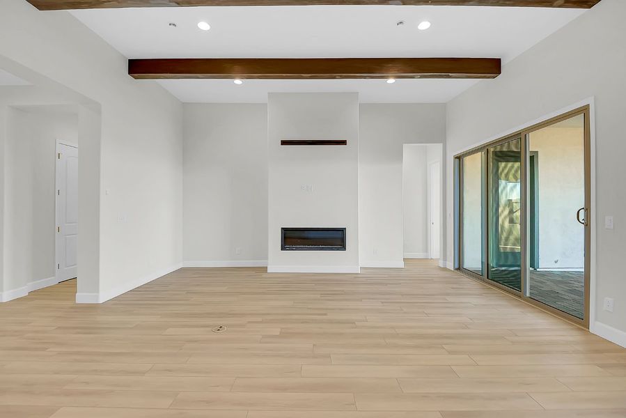 Spacious, unfurnished interior of a new home in Summit at The Dells, Prescott (Image 26).