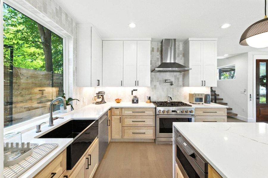 Furnished interior view inside a new home in , Austin (Image 28). Furnished interior view inside a new home in , Austin (Image 28).