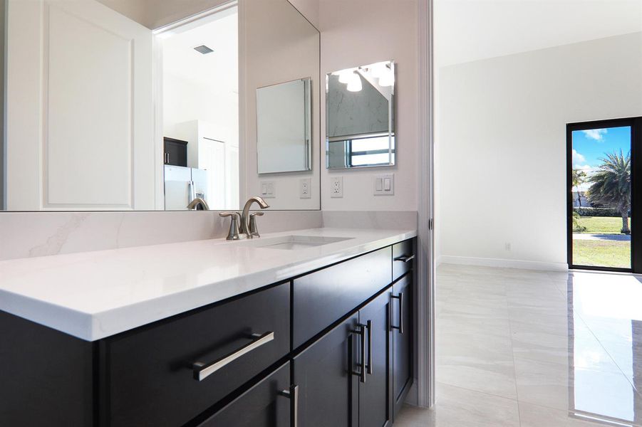 40 - In-Law Suite_Bathroom2 40 - In-Law Suite_Bathroom2