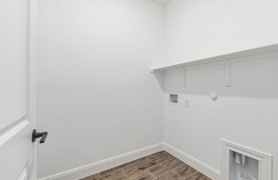 Spacious, unfurnished interior of a new home in Lagos, Manor (Image 15).