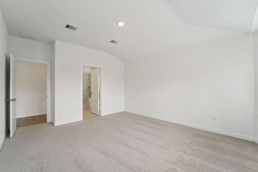 Spacious, unfurnished interior of a new home in Southwinds, Baytown (Image 34). Spacious, unfurnished interior of a new home in Southwinds, Baytown (Image 34).