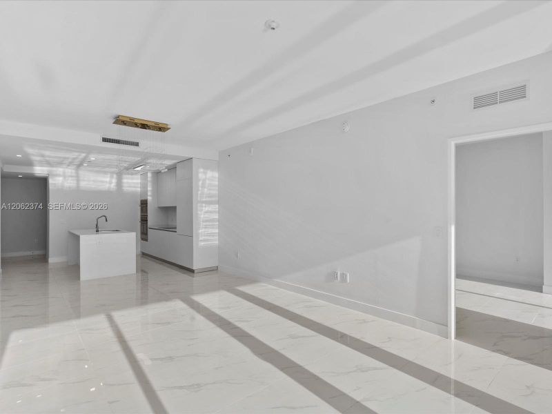 Spacious, unfurnished interior of a new home in , Miami (Image 36).