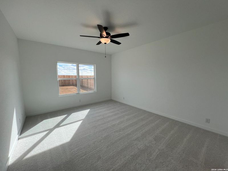 Spacious, unfurnished interior of a new home in Nopal Valley, San Antonio (Image 25).